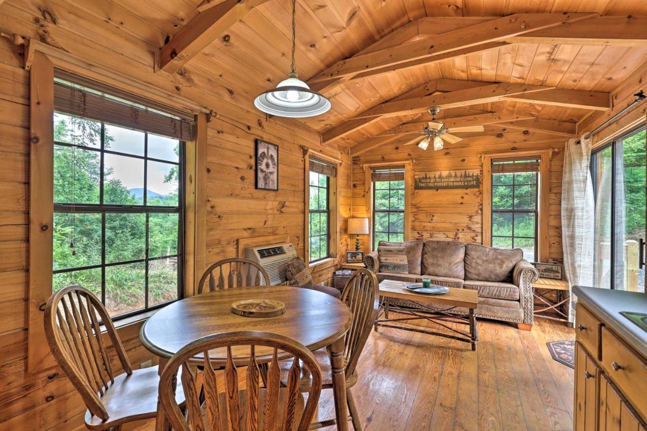 Quaint Log Cabin With Views Near West Jefferson Warrensville Екстер'єр фото
