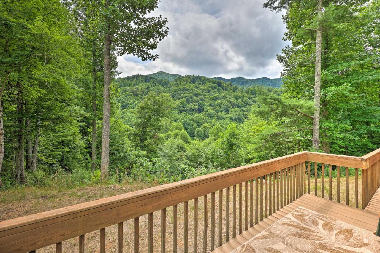 Quaint Log Cabin With Views Near West Jefferson Warrensville Екстер'єр фото